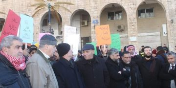 وقفة أمام “الطاقة” تنديدا باتفاقية الغاز…عساف: الحراك الشعبي الرافض للاتفاقية مستمر ولن تنجح محاولات تفتيته