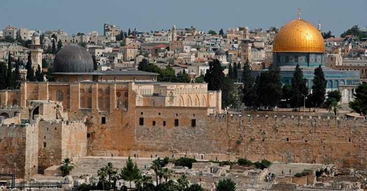 “العمل الإسلامي” يطالب الحكومة بتوضيح حقيقة الاتفاق على ترتيب زيارات المطبعين للأقصى لما يشكله من تنازل عن السيادة الأردنية