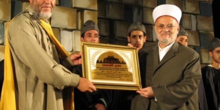 طالب الحكومة بالتحرك…”العمل الإسلامي” يستنكر اعتقال الشيخ عكرمة صبري وتمديد السجن الإنفرادي لرائد صلاح