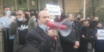 خلال وقفة بصويلح … العضايلة يطالب الحكومة العودة عن قرار إغلاق المساجد في الصلوات الجهرية