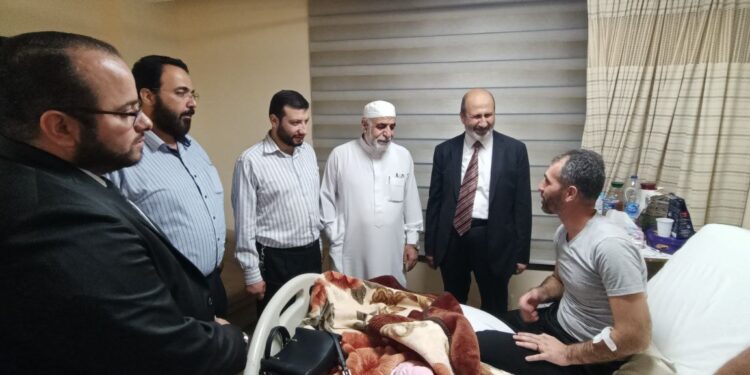 وفد من قيادة “العمل الإسلامي” يعود مصابي حادثة العقبة ويعزي ذوي الضحايا (صور)