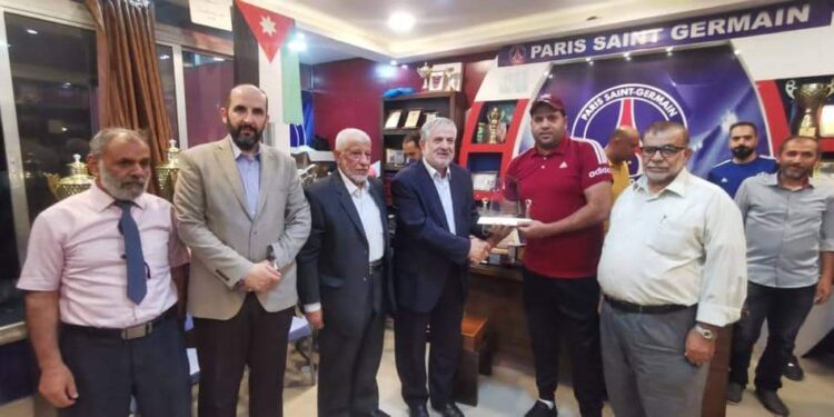 “العمل الإسلامي” يزور أكاديمية رياضية ويكرمها لرفضها المشاركة في فعالية تطبيعية مع الاحتلال