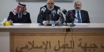 الحركة الإسلامية تدعو إلى لقاء وطني جامع لمواجهة الخطر الصهيوني