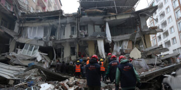 “العمل الإسلامي” يعزي الشعبين التركي والسوري بضحايا الزلزال ويؤكد تضامنه معهم