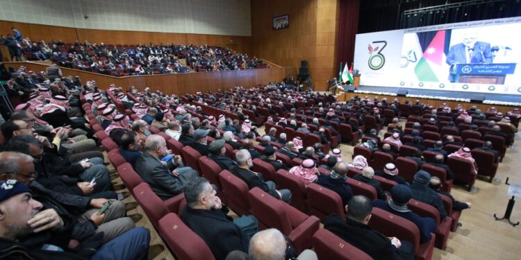 العمل الإسلامي يعقد مؤتمره التأسيسي ويحتفي بذكراه الثلاثين بحضور وطني واسع ورسائل في عدة اتجاهات