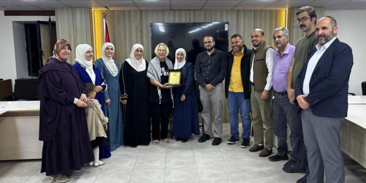 “العمل الإسلامي” وكتلته النيابية يكرمون مجموعة نشطاء شاركوا في “أسطول الصمود”