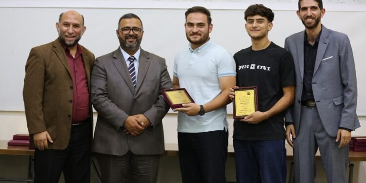 حزب الأمة يكرّم طلبة الثانوية وخريجي الجامعات من أبناء منتسبيه