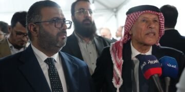 وفد من قيادة حزب الأمة وكتلته النيابية يقدم واجب العزاء بضحايا استهداف كنيسة الكرك